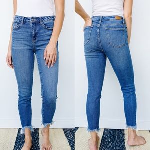 Judy Blue Shark Bite Frayed Shem Jeans